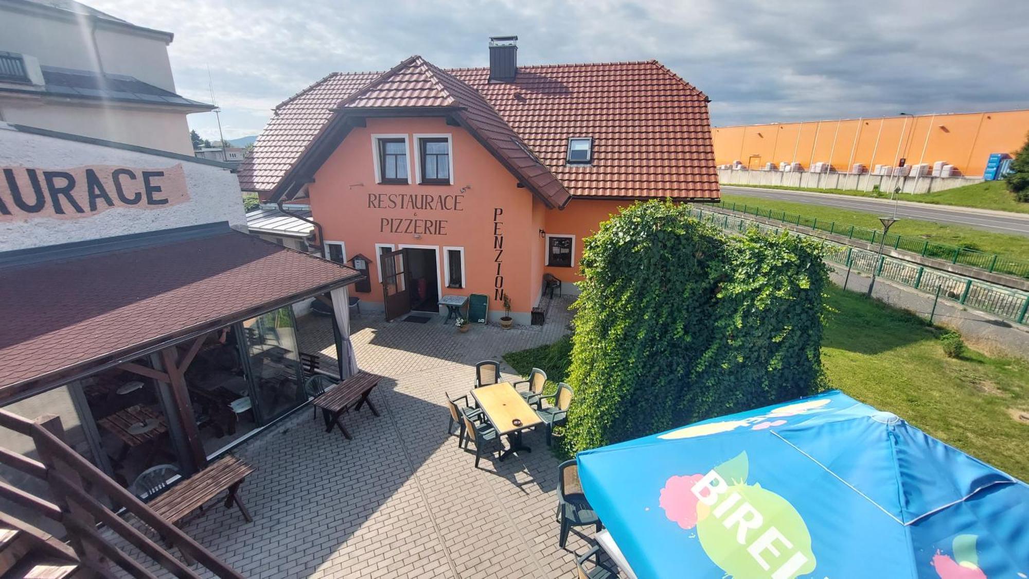 Penzion a restaurace U Strnada Klatovy Esterno foto