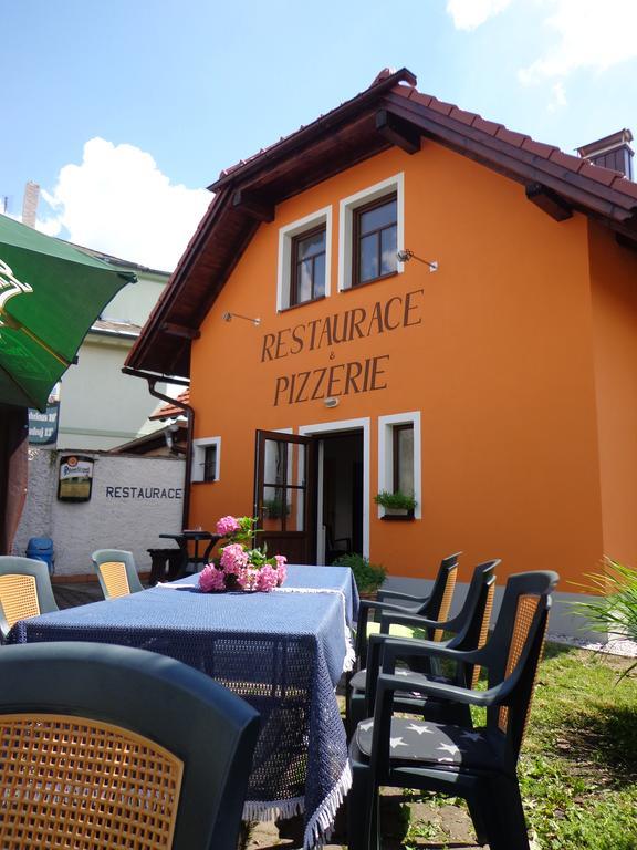 Penzion a restaurace U Strnada Klatovy Esterno foto